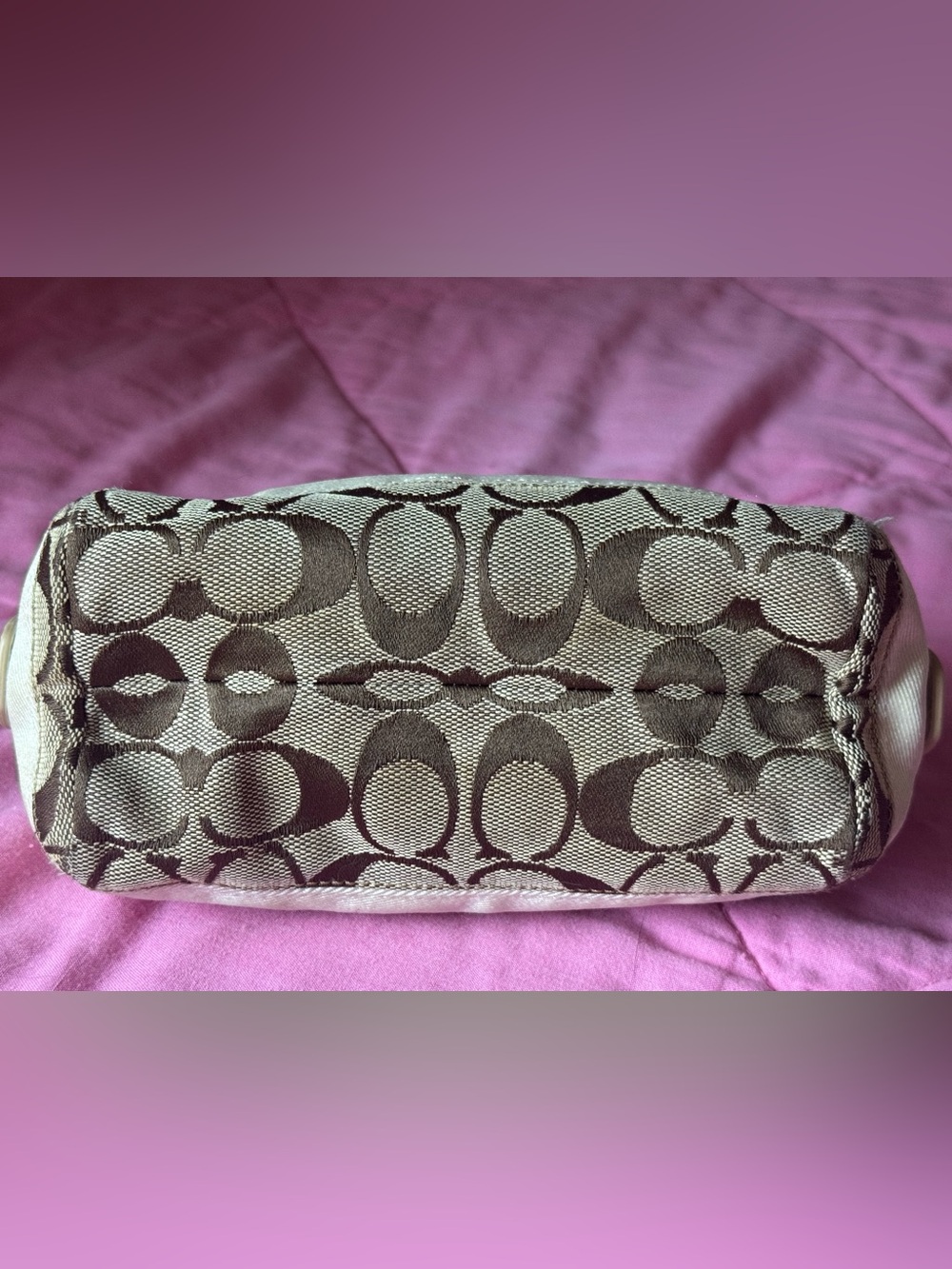 Coach Signature Pouch - Picture 9 of 9